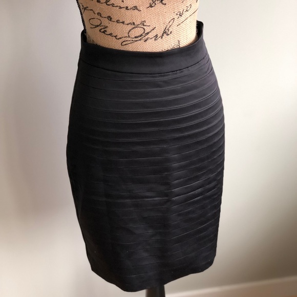 H&M Dresses & Skirts - H&M Pencil Skirt H&M Dresses & Skirts - H&M Pencil Skirt